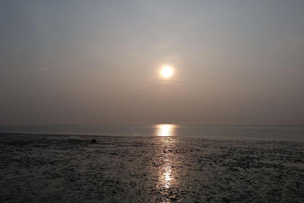 Urlaubsdomizil Norden/Norddeich, Mit Garten Bagian luar foto